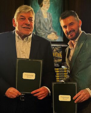Richard Armitage Instagram - Thank you @thedelaunay and Tim Wapshott for wonderful evening. I really enjoyed the banter. My friends celebrating their 25 Wedding anniversary were overwhelmed with your generosity. 🙏📚
