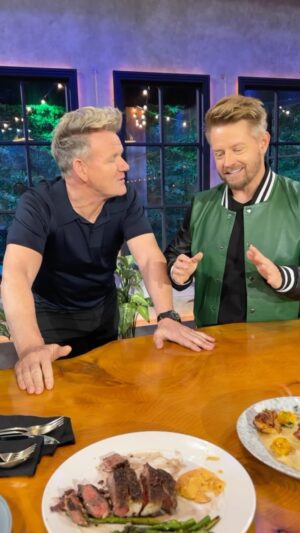 Richard Blais Instagram - Could you imagine? @gordongram @nyeshajoyce @nextlevelcheffox