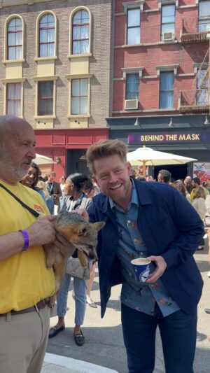 Richard Blais Instagram - Someone call ANIMAL CONTROL!!! fun times on the @foxtv lot Spending time with some of my favorite people! Truth is, I’ve always wanted a pet FOX but @jazminblais doesn’t think it’s a great idea. Maybe if we can get some FOX emojis going or something I could convince her??? 🦊