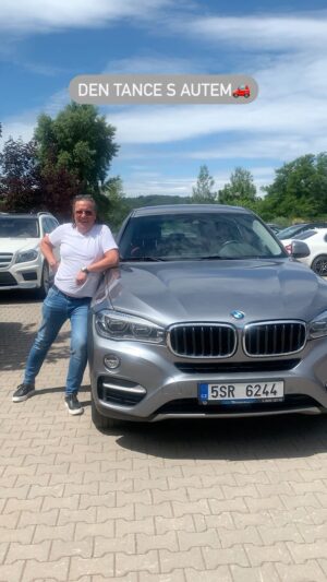 Richard Genzer Instagram - Dnes jsem vyhlásil MDTsA - Mezinárodní den tance s autem. Tak mě označte při vašem tanečku!👌🏻 Nejlepší ocením🤪
#ad