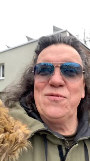 Richard Genzer Instagram - Parašutistovi - paraořech, Šumperku- ????🏘️🏡🏠