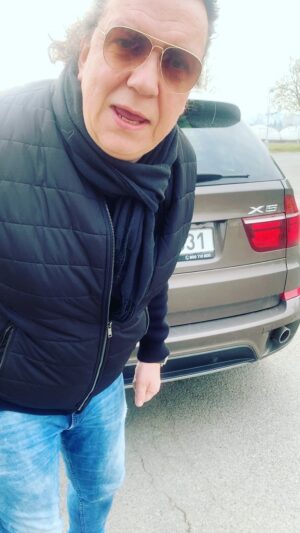 Richard Genzer Instagram - Člověk si musí umět poradit🤣🤣🤣