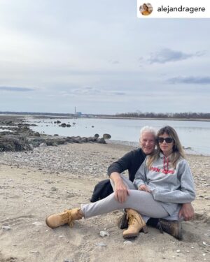 Richard Gere Instagram - Happy Mother’s Day! 

#RichardGere #richard #gere #richardtiffanygere #wunderful #usa #instamen #instafashion #prettymen #prettywoman #actor #amazing #awesome #film #followme #favoritefilm #followforfollow #giorgioarmani #lovehim #likeforlike #beautiful #bestactor #bestmovie #ny #newyork #movie #mensfashion #menwithstyle #silverfox #giorgioarmani #motherfatherson