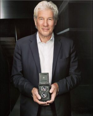 Richard Gere Instagram - Smile 📸 

#RichardGere #richard #gere #richardtiffanygere #wunderful #usa #instamen #instafashion #prettymen #prettywoman #actor #amazing #awesome #film #followme #favoritefilm #followforfollow #giorgioarmani #lovehim #likeforlike #beautiful #bestactor #bestmovie #ny #newyork #movie #mensfashion #menwithstyle #silverfox #giorgioarmani #motherfatherson