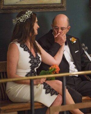 Richard Schiff Instagram - I’ve been married for 30 years. To the gorgeous and incredible @sheilakelleys in Hollywood, no less We are more in love now than ever. And this is even more true after a month of quarantine!! What’s our secret for a happy marriage?  The answer may surprise you. Go to the link in @sheilakelleys bio!