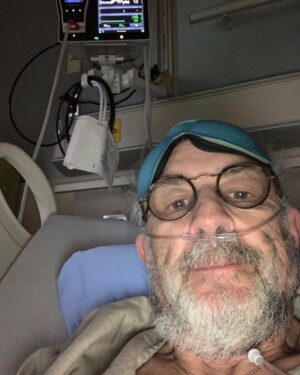 Richard Schiff Instagram - One year ago today I was diagnosed with COVID-19. Feeling especially grateful to the crew who kept me going. Nurses. Doctors orderlies you know who you are. Thank you. #grateful