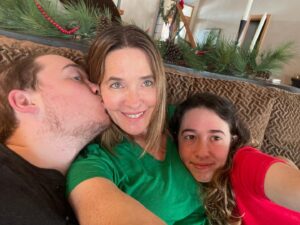 Richard Schiff Instagram - Happy Mother’s Day 
That @sheilakelleys has been so extraordinary in her work and has been such a shockingly and perpetually loving wife is one thing. That she has mostly raised our two ludicrously wonderful children is mind boggling. We celebrate her every day. Today we let everyone else know about it.