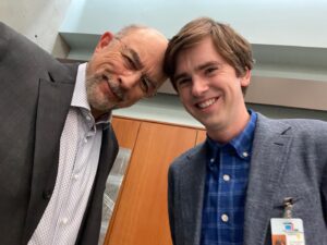 Richard Schiff Instagram - Anyone know a good surgeon? @freddiehighmore #thegooddoctor