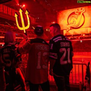 Richard Starks Instagram - Touched down in Newark for the @njdevils game and it was an absolute success! @prucenter top class hospitality and great company to go along with it. Time to get ready for #aewfullgear 🕺 #absolute