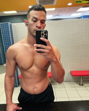 Richard Starks Instagram - Raw pictures from a raw talent #absolute