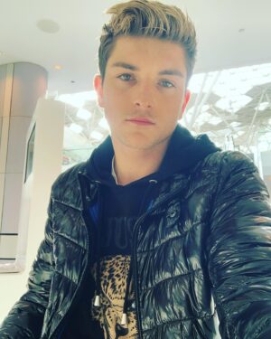 Richard Wisker Instagram - 🌓