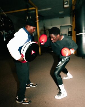 Richardson Hitchins Instagram - Staying Down And hustling My heart out For this I wanna be number one over all These ni**as !!! 1 Week away Next week we get active 😤 April 6th Las Vegas Fountain Blue Live on @daznboxing 

#TeamHit👊🏾Chins
#ChasingGreatness