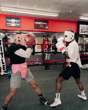 Richardson Hitchins Instagram - Well Done Is better than well said April 6th we walk that walk 😤

#TeamHit👊🏾Chins
#chasingGreatness 
#newyorkFinest