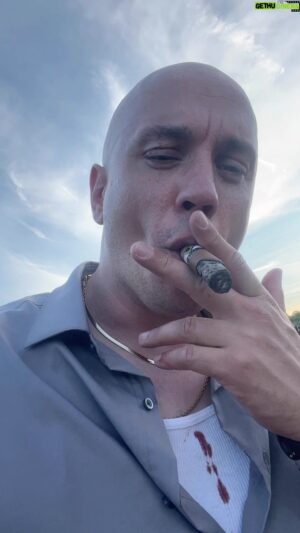 Richie Stephens Instagram - After a long night of torture, Dimitri likes to unwind with a fine Cuban cigar.
.
.
.
.
.
#mayorofkingstown #jeremyrenner #mok #russian #russianmafia #russianmob #actorslife #actorslife🎬 #cubancigars #habano #veguero #paramountplus