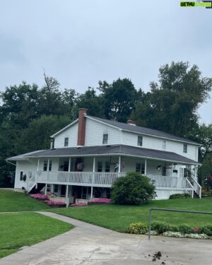 Richie Stephens Instagram - Took a wonderful tour of the Amish community just outside of Pittsburgh with @simple_life_tours. If you’re in the area it’s really worth a visit. Thanks again Susie!
.
#amish #amishcountry #amishlife #newwilmington #pennsylvania #visitpa #actorslife #actorslife🎬
