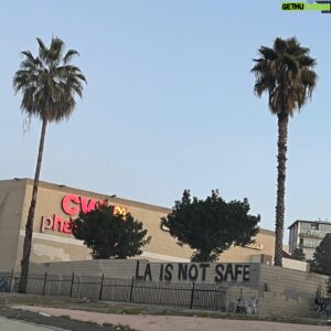 Richie Stephens Instagram - Now you see it. Now you don’t!
.
.
.
.
.
#laisnotsafe #losangeles #visitlosangeles #la #graffiti #taggers