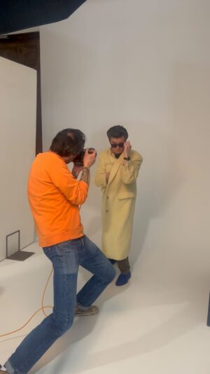 Rick Astley Instagram - Behind the scenes at the shoot for Never: The Autobiography...who likes this look? 😉

Order now following the link in my bio.