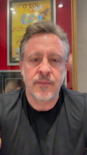 Rick Bonadio Instagram - ATENÇÃO COMPOSITORES || Curso Mini Camp de composição na Midas Academy !!! Estude com a gente e entre no mercado artístico!!! WhatsApp 11 96603 5555 | academy@midasmusic.com.br
