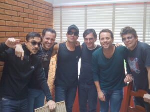 Rick Bonadio Instagram - A gente tava novinho... ou quase novinho... @titasoficial | 2009 gravando Sacos Plásticos