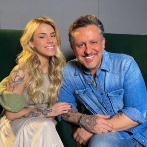 Rick Bonadio Instagram - Te amo @bonadiogabi , obrigado pelo presente de dia dos pais ! Você me conhece e sabe que eu piro nas peças da @agguerreiro faz tempo. Adorei !#Diadospais
