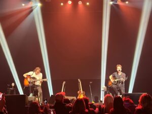 Rick Springfield Instagram - Tonight’s sold-out show at the Xcite Center in Bensale, PA w/ @therichardmarx 
📸 Photos : Sue DeVita