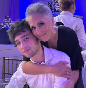 Ricki Lake Instagram - Happy 23rd Birthday Owen!  I love you so much and I am in awe of the young man you have become. Nothing makes me happier than seeing you shine in all aspects of your life.  Your entry into the world 23 years ago today in my bathtub, impacted so many and gave me my life’s purpose. Thank you for choosing me to be your mother. ❤️

#thebusinessofbeingborn