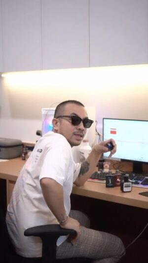 Ricky Komo Instagram - Masak laki ngk wangi sih?!