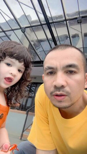 Ricky Komo Instagram - Bapak sama anak satu frekuensi 😀