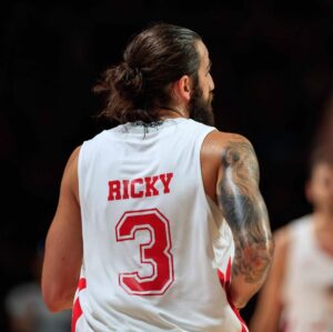 Ricky Rubio Instagram - PauVsMarc and friends. Gran nit de bàsquet ahir a Girona. Quin goig feia Fontajau. @PauVsMarc