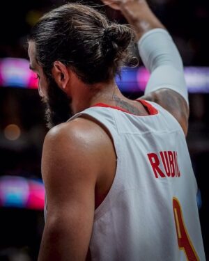 Ricky Rubio Instagram - ... proxima parada: China 🇨🇳. #dESafíoMundial #SomosEquipo #SelMas