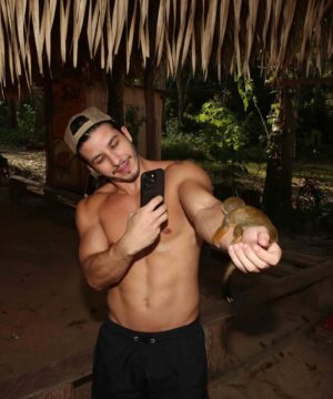 Ricky Tavares Instagram - EU amoo demais essa cidade. MANAUS - AM ❤️