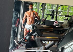 Ricky Whittle Instagram - Gratuitous shot to show the grandkids 💪🏾😝 #thirstythursday #whenpromgetscancelled

Soooo I was training for a certain role and the movie has been pushed to later in the year soooooo I’m selfishly posting it here because I want someone to see it before I return to the cookie jar 😂🤣🤷🏾‍♂️
Sometimes as an actor you get roles where you need to be in a certain shape. We are never truly in control of our appearances. Roles determine our hair length,style,colour,facial hair,weight,shape even the amount of tan our character would have for consistent moments,not to mention our headspace.
I’ve been training for a certain role for weeks now,diet,nutrition,cardio and weights to peak next month for the start of shooting.🎥👌🏾 I was getting there with a few weeks to go but unfortunately it’s now been pushed to later in the year😫🤦🏾‍♂️
But y’all know me…Always looking for a #whittle positive,at least I’m closer to the shape for when filming starts later in the year and it also helps with another movie I’m shooting this summer soooooo at least that character will be easier to prep for too🙏🏾
For me as an actor,it’s the prep that you pay for,I act for free,that’s just fun and I love every minute,no matter how taxing and exhausting it can be. It’s the hard work in silence that people don’t see and just assume it comes easy. 
I train and sacrifice for weeks/months sometimes. I work my nutrition,scripts,accents, background and research so that when I walk on set I worry about nothing but playing and loving life ❤️🙌🏾 🎥
So yes here you go, a gratuitous topless selfie to prove I was in shape once😂🙌🏾💪🏾 #actorslife #gymlife #fitness #fitnessmotivation #menshealth #anyoneshealth #action #movie #yougotthis #wegotthis #awhittlepositivity #thirsty #greatlighting #workinprogress 

ps this is the morning after fasted cardio and weights sooooo always helps look a little better😜🤷🏾‍♂️