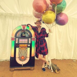 Ricky Wilson Instagram - I forgot to thank Nigel, and all at…
@soundleisure @soundleisurejukeboxes 
For providing the music at our wedding. This was taken the morning after…