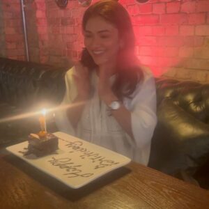 Ridhima Pandit Instagram - Took some time off to “live” a little 💗🥹 
Ghost mode deactivated 💁🏻‍♀️🙌🏻 

B’days are always special thankyou to each one of you for making it so so special for me with your wishes 💗💗💗. Spent it with my loved ones, missed a few.. This b’day was different and special ♥️☺️✨
.
.
.
#birthday2024 #birthdayszn #london #londonlife