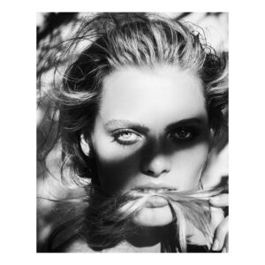 Rie Rasmussen Instagram - Our fantastic shoot for @imagista with @rebekkasandok - make up by @carolinehernandezmakeup / hair and instagram layout by @rainaleonhair 👽 #Repost @rainaleonhair
・・・
• Ｏｄｅ ｔｏ ａ  Ｌｅｇｅｎｄ •

I have always been inspired by the legendary Peter Lindbergh for his iconic 90s fashion photography. 
When @rierasmussen caught these moments on camera and I saw them in black and white, I was again inspired. Peter Lindbergh passed away just a couple months after this shoot. May we all continue to be inspired by him and his beautiful work. 
Photographer and styling by  @rierasmussen 
Makeup by @carolinehernandezmakeup 
Hair by me #rainaleonhair .
.
.
.
.
.
#foreverinspiring #neverreplaced #peterlindbergh #beauty #editorial #90sinspired #blackandwhite #photography #fashion #art #hair #makeup #editorial #losangeles #newyork #hairstylist