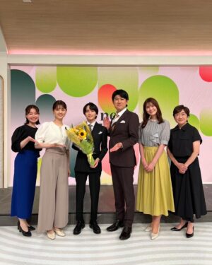 Rihito Itagaki Instagram - news zero 
3ヶ月間ありがとうございました

2年前金曜パートナーを務めさせて以来、またこうしてお邪魔できたことがとても嬉しかったです

やはりどうしても慣れない場、勉強させていただくことばかりでしたが、皆さまが温かく迎えてくださり今を生きる1人の人間として肩の力を抜いてこの場所に立つことができました

そして、3ヶ月水曜日のよる11時からの1時間、皆さまと過ごすことができて幸せでした

ありがとうございました！

スーツも毎回少しずつ遊びながら変えていきましたが、どれがお好みだったでしょうか👔

#写真10枚しか載せられなくて全部お見せできない