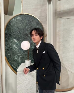 Rihito Itagaki Instagram - news zero 
3ヶ月間ありがとうございました

2年前金曜パートナーを務めさせて以来、またこうしてお邪魔できたことがとても嬉しかったです

やはりどうしても慣れない場、勉強させていただくことばかりでしたが、皆さまが温かく迎えてくださり今を生きる1人の人間として肩の力を抜いてこの場所に立つことができました

そして、3ヶ月水曜日のよる11時からの1時間、皆さまと過ごすことができて幸せでした

ありがとうございました！

スーツも毎回少しずつ遊びながら変えていきましたが、どれがお好みだったでしょうか👔

#写真10枚しか載せられなくて全部お見せできない
