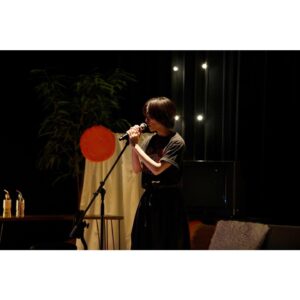 Rihito Itagaki Instagram - Rihito Itagaki Fan Meeting「第３回PLM総会 supported by ポッカサッポロ 北海道コーン茶」

お運びくださったみなさま、配信にてご覧くださったみなさま
本当にありがとうございました

今回は誕生日当日のイベントでしたがきっと、自分の中でも忘れられないものになるでしょう

動画を寄せてくださった山田孝之さん、そして文哉
サプライズゲストとしてお越しくださったMattさん、吉川愛さん
ご協力くださり感謝申し上げます

今回もみなさまに新鮮な気持ちで楽しんでいただくために、色々と拵えました
歌唱もいたしましたが、そこにはあくまで表現者の姿として在ることを念頭に向き合いました
お粗末様ではございましたが、みなさまの心の片隅に残ってくだされば嬉しいです

息苦しいことも多々ありますが、強かに狡辛く、戦ってまいりましょう
またお会いできることを！

#心療内科の板垣先生もまたお会いしたいそうです