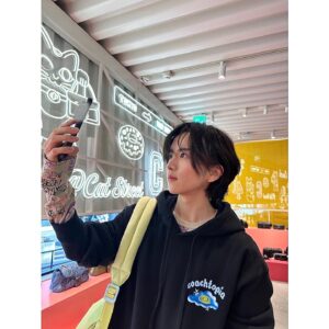 Rihito Itagaki Instagram - NY、原宿に顕現。
といった具合に、coachのスピリットと遊び心を感じてまいりました🐱
洋服やバッグはもちろん、アップサイクルされた家具などもみどころ。

#CoachNY
#CoachJapan　
#PR