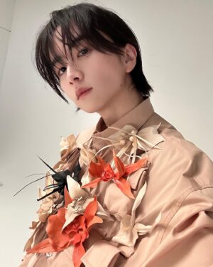 Rihito Itagaki Instagram - @25ansjp 発売中です💐

素敵なルックを色々とご用意いただきました〜💐