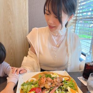 Rihona Kato Instagram - _

茨城「むさしの森珈琲」
イーアスつくば店

人生2回目のガレット
全部お姉ちゃんと一緒！
おしゃれで美味しかった〜🍴
茨城帰ると食べ過ぎてしまう……

写真は、甥っ子と匂わせ

#茨城 #茨城県 #つくば #つくばカフェ #つくばランチ #ガレット #甥っ子