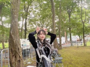 Rihona Kato Instagram - _

LuckyFes2023
ありがとうございました☺︎
オタクたち元気で可愛かった！
よく茨城まで来てくれたね〜！

燐舞曲、、
夏フェスに向かない服装だこと。
このアンバランスさも、また良い🙆‍♀️

次は8月の燐舞曲4thライブ。
燐舞曲の夏☀️

#LuckyFes #D4DJ #燐舞曲 #青柳椿 #加藤里保菜#りほにゃん