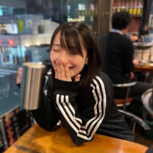 Rihona Kato Instagram - _

そろそろ投稿しなきゃなんか言われると思いました。

#焼肉 #ジャージ #adidas #一張羅