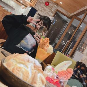 Rihona Kato Instagram - 大塚さんのおかげで晩御飯に困らなくて済みます。

#D4DJ #燐舞曲 #カフェ #夜パフェ #cafe #渋谷カフェ