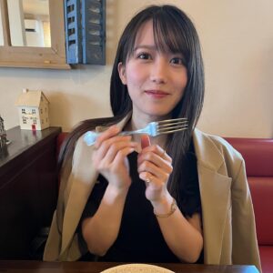 Rihona Kato Instagram - _

つくば「ビストロ・シェ・レノン」
先日、姉とランチを食べてきました🍴

すっごく美味しかった……！！贅沢時間。

いつもは甥っ子も一緒なんだけど、
この日は久々に2人でのランチだったの！

甥っ子がいてもバタバタで可愛くて
楽しいんだけどさ、久々の2人でゆっくりで
そのあとカラオケまでしちゃって幸せだった

4枚目の写真は、
久々のゆっくりフレンチに
にっこにこなお姉ちゃん☺️☺️☺️☺️

#茨城 #茨城県 #ibaraki #つくば #つくば市 #フレンチ #カジュアルフレンチ #つくばランチ #つくばフレンチ #ランチ #姉妹 #sister