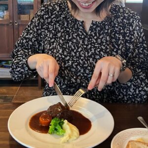 Rihona Kato Instagram - _

つくば「ビストロ・シェ・レノン」
先日、姉とランチを食べてきました🍴

すっごく美味しかった……！！贅沢時間。

いつもは甥っ子も一緒なんだけど、
この日は久々に2人でのランチだったの！

甥っ子がいてもバタバタで可愛くて
楽しいんだけどさ、久々の2人でゆっくりで
そのあとカラオケまでしちゃって幸せだった

4枚目の写真は、
久々のゆっくりフレンチに
にっこにこなお姉ちゃん☺️☺️☺️☺️

#茨城 #茨城県 #ibaraki #つくば #つくば市 #フレンチ #カジュアルフレンチ #つくばランチ #つくばフレンチ #ランチ #姉妹 #sister