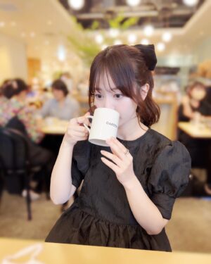 Rika Nakagawa Instagram - .
ちらっ
