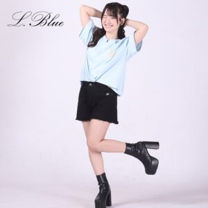 Rika Nakagawa Instagram - .
／
✨👚アパレルコラボ👚✨
＼

#LIVERTINEAGE さんと #中川梨花 の第2弾コラボ服の受注がスタート！🫧

今回は、TシャツとZIPパーカーです✨✨

イベントでも普段でも着られるお洒落なデザインにしたよ🖤⚡️ロゴにはある秘密が…！？🤭🪄