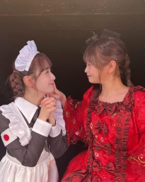 Rika Nakagawa Instagram - .
舞台『 #メイドランカー！詰り蹴落とし跪け乙女』
.
2022.12.23〜12.27 @シブゲキ
.
古い風習が正しいわけではない。疑ったり迷いながらも「メイドとは何か？」物事の根本を見つめ直す少女達の真っ直ぐな生き様が、いつまでも皆様の胸に残り続けますように。

全てはあなたのために😌
ありがとうございました✨

ツツジ役 中川梨花🐏🌼
.
p.s.全9公演を終えたとき、急に自分の中で張り詰めていたものが降りたのか、主演のまちゃりんの顔を見た瞬間、どばどば泣きました。