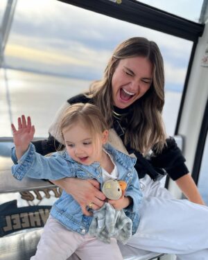 Riley Smith Instagram - Happy Mother’s Day @ashlirobson , we love you so much.
❤️
Dad, Shiloh and Finn